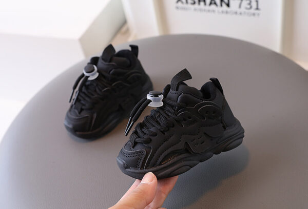 Black sneakers - Image 3