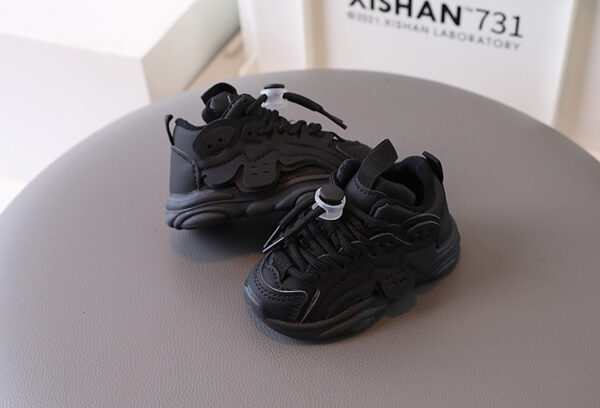 Black sneakers - Image 2